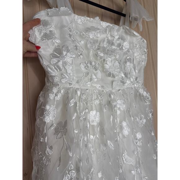 NWT Lulus Classic Romance White 3D Floral Applique Tie-Strap Mini Dress Size XL - Picture 4 of 7